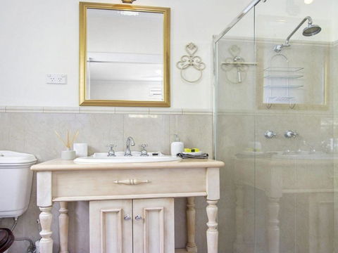 Sandy Shores Character Charm Outdoor Spa - Perisher Accommodation 1