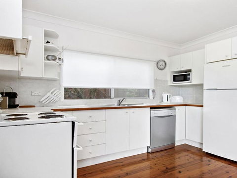 Sea Shack Renovated 1950s Beach House - Perisher Accommodation 1