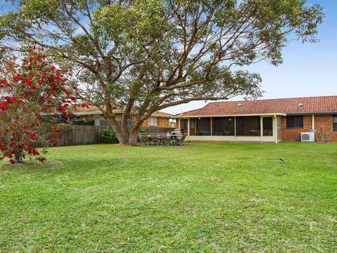 Sea Bird Close To Beach Shops & Cafes - Perisher Accommodation 4