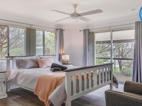 Sounds By The Sea Open Plan Living Metres To Beach - Perisher Accommodation 1