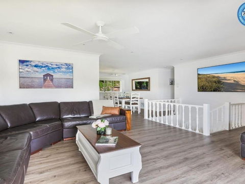 Sounds By The Sea Open Plan Living Metres To Beach - Perisher Accommodation 2