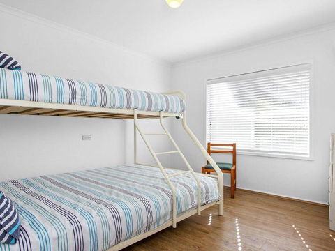 Whispering Waves Relaxing Beach House - Perisher Accommodation 5