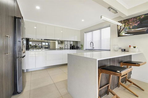 CANAL HOME NEAR MOOLOOLABA Kooringal - Perisher Accommodation 1