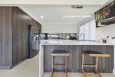CANAL HOME NEAR MOOLOOLABA Kooringal - Perisher Accommodation 5