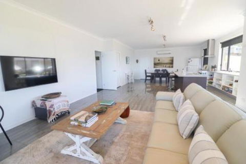 Elysium Lakehouse - Perisher Accommodation 7