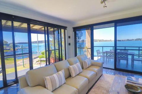 Elysium Lakehouse - Perisher Accommodation 5