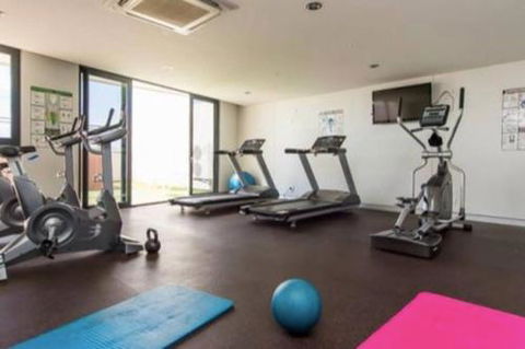 CENTRAL CBD EXEC STUNNING VIEW WIFI NETFLIX WINE - Perisher Accommodation 1