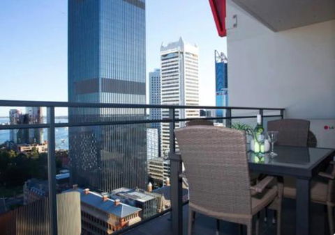CENTRAL CBD EXEC STUNNING VIEW WIFI NETFLIX WINE - Perisher Accommodation 4