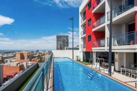 CENTRAL CBD EXEC STUNNING VIEW WIFI NETFLIX WINE - Perisher Accommodation 3