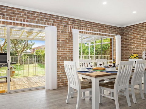 Fern Way Beach House 70m To Beach - Perisher Accommodation 6