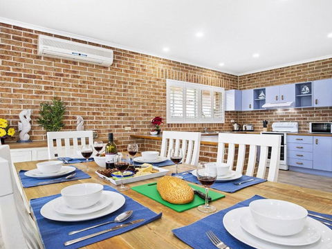 Fern Way Beach House 70m To Beach - Perisher Accommodation 1