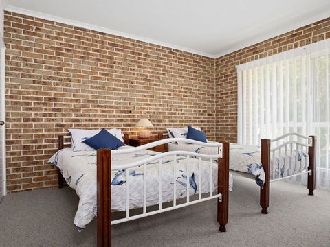 Fern Way Beach House 70m To Beach - Perisher Accommodation 2