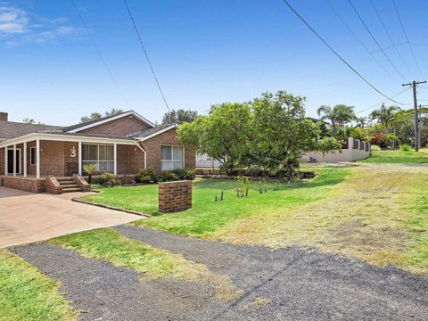 Fern Way Beach House 70m To Beach - Perisher Accommodation 3