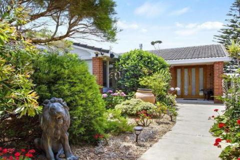 Karelda Absolute Waterfront Pet Friendly Property - Perisher Accommodation 4