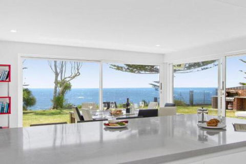 Karelda Absolute Waterfront Pet Friendly Property - Perisher Accommodation 3