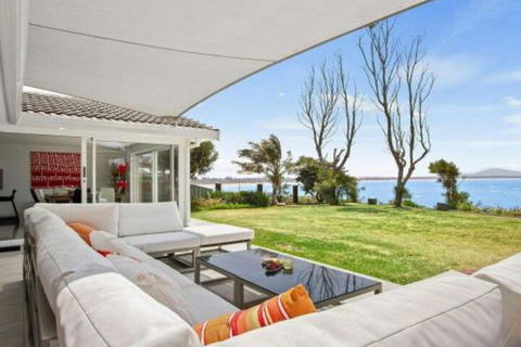 Karelda Absolute Waterfront Pet Friendly Property - Perisher Accommodation 5