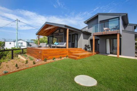 Seaview Pet Friendly With Stunning Views 1 Min To Beach - Perisher Accommodation 5