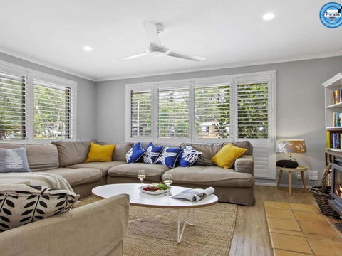 Pure Salt Beach House With Pool 300m To Beach - Perisher Accommodation 2