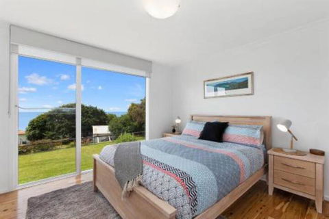 COASTAL HAVEN Panoramic Ocean Views - Perisher Accommodation 3