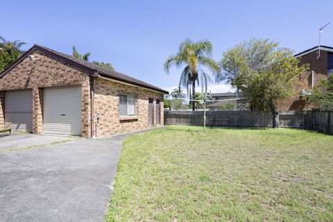 South Coast Getaway House Sleeping 8 Guests - Perisher Accommodation 1