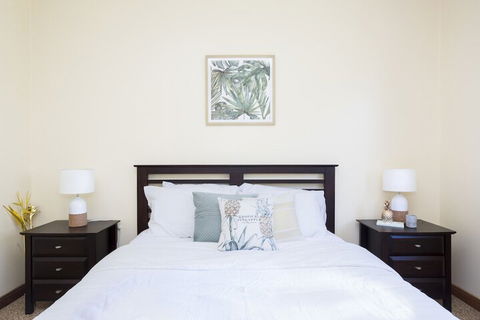 South Coast Getaway House Sleeping 8 Guests - Perisher Accommodation 6