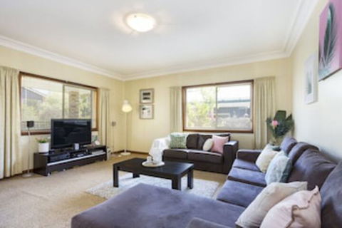 South Coast Getaway House Sleeping 8 Guests - Perisher Accommodation 0