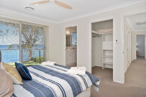 Adrift Retreat St. Georges Basin Waterfront Home - Perisher Accommodation 4
