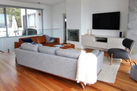 BEACHHOUSE BINALONG Luxury Waterfront Holiday House At Bay Of Fires - Perisher Accommodation 5