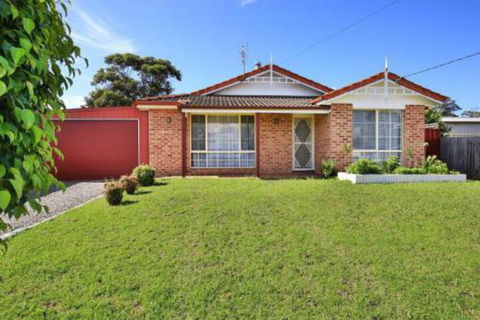 Kingfisher Pet Friendly 10 Mins To Hyams Beach - Perisher Accommodation 0