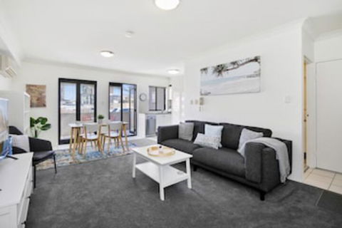 HOLT1 Crows Nest Holtermann Street - Perisher Accommodation 0