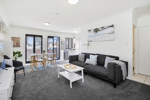HOLT1 Crows Nest Holtermann Street - Perisher Accommodation 7
