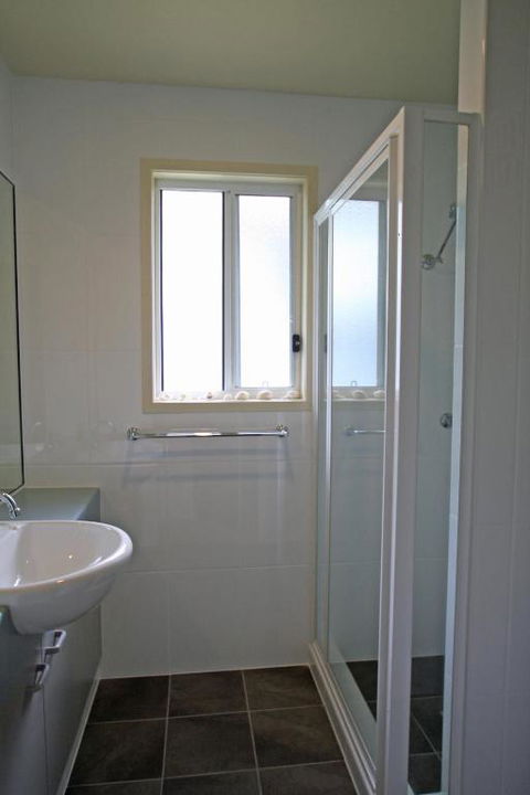 Berrara Lagoon Front Chalet - Perisher Accommodation 6