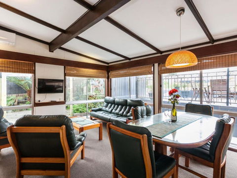 OCEAN SOUNDS Anglesea - Perisher Accommodation 4