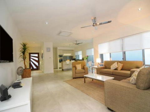 BEACH RETREAT At PALM COVE - Perisher Accommodation 3