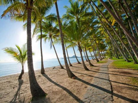 BEACH RETREAT At PALM COVE - Perisher Accommodation 2