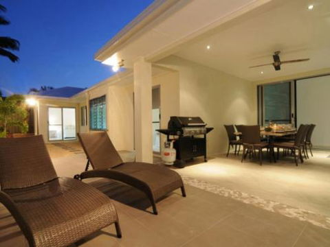 BEACH RETREAT At PALM COVE - Perisher Accommodation 1