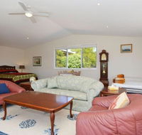 Morisset Waterfront 1bdr Studio looking over Trinity Marina - Perisher Accommodation