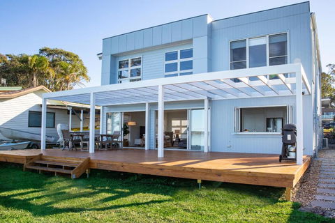 Tranquility Absolute Waterfront Pet Friendly 10 Mins To Hyams Beach - Perisher Accommodation 5