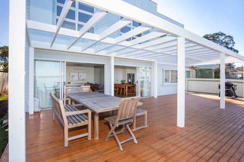 Tranquility Absolute Waterfront Pet Friendly 10 Mins To Hyams Beach - Perisher Accommodation 6