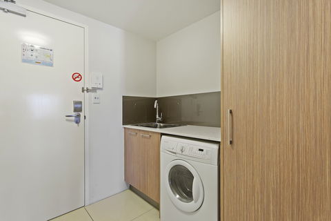 CBD Luxury Accommodation - Perisher Accommodation 3