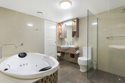 CBD Luxury Accommodation - Perisher Accommodation 5