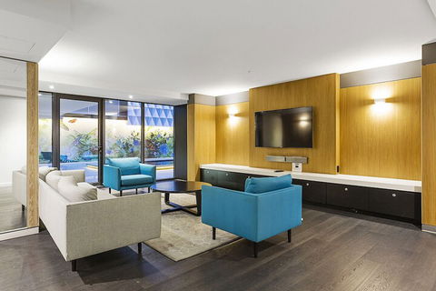 LAURENT Views Of MCG & Yarra River + Fed Square - Perisher Accommodation 6