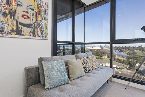 LAURENT Views Of MCG & Yarra River + Fed Square - Perisher Accommodation 4