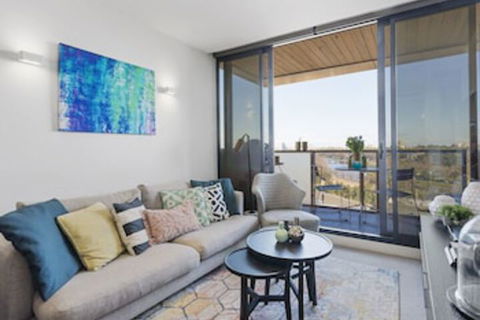 LAURENT Views Of MCG & Yarra River + Fed Square - Perisher Accommodation 0