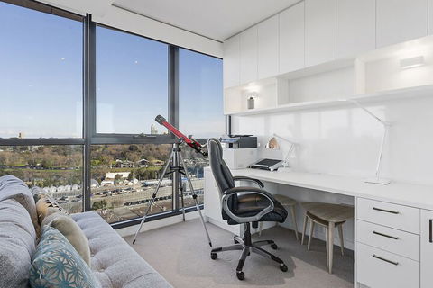 LAURENT Views Of MCG & Yarra River + Fed Square - Perisher Accommodation 3