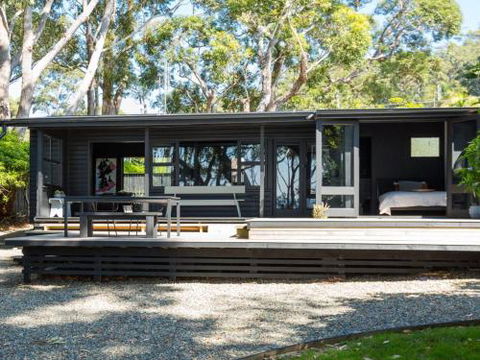 Black Shack On Hyams 4pm Check Out Sundays - Perisher Accommodation 0