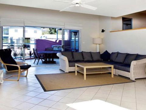 Beachdaze At Hyams 4pm Check Out Sundays - Perisher Accommodation 6