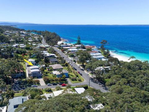 Beachdaze At Hyams 4pm Check Out Sundays - Perisher Accommodation 2