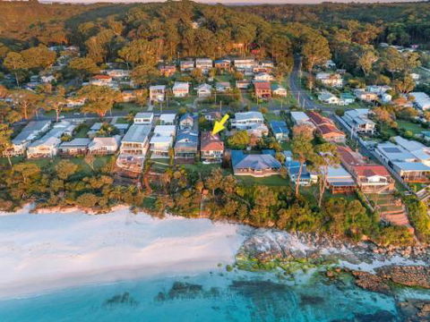 Elandra Absolute Beach Front Luxury - Perisher Accommodation 0