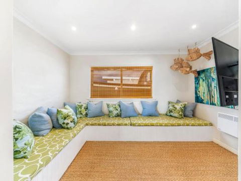 Elandra Absolute Beach Front Luxury - Perisher Accommodation 6